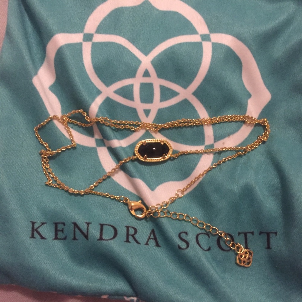 Black Kendra Scott necklace